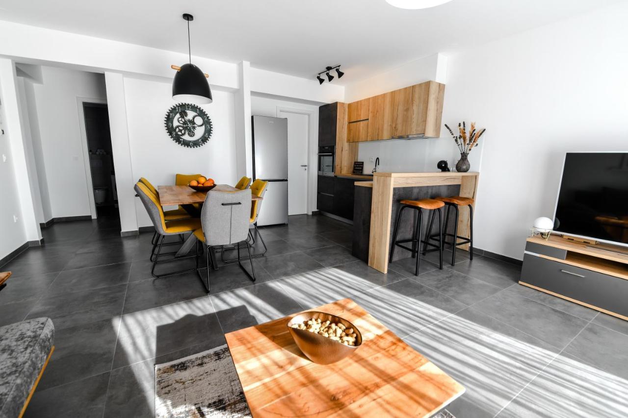 Spacious Apartment Nero With Free Parking Задар Екстериор снимка
